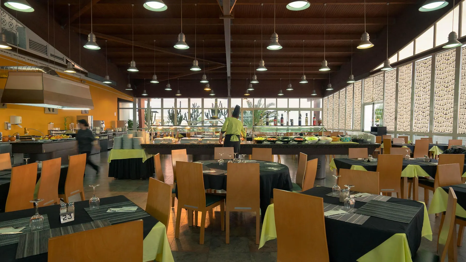Hotel Relaxia Lanzaplaya Puerto del Carmen  3*, Puerto del Carmen (Lanzarote) Španělsko